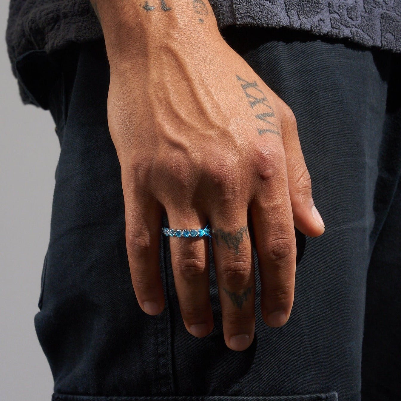 5mm Blue Diamond Ring