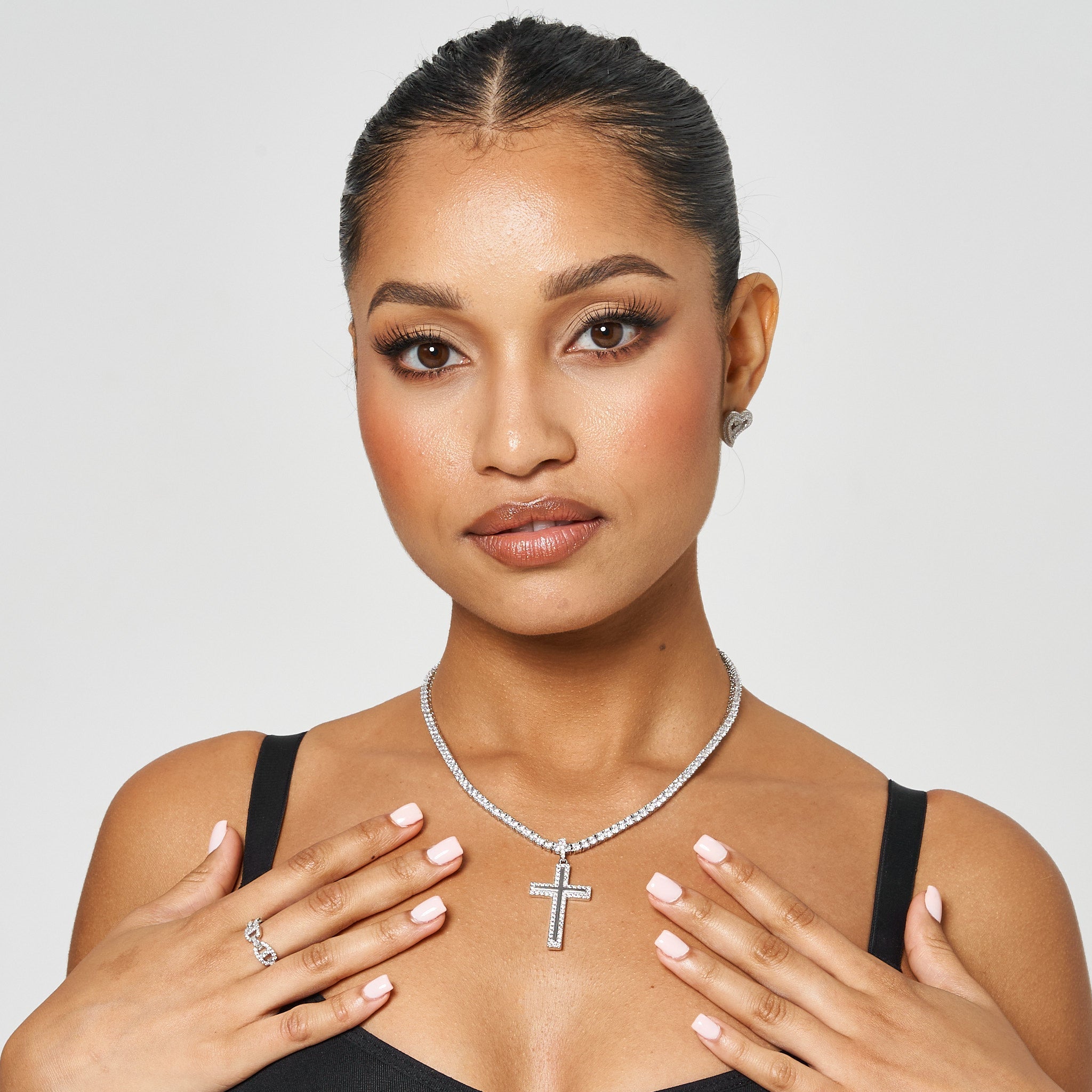 ICED CROSS PENDANT - White Gold