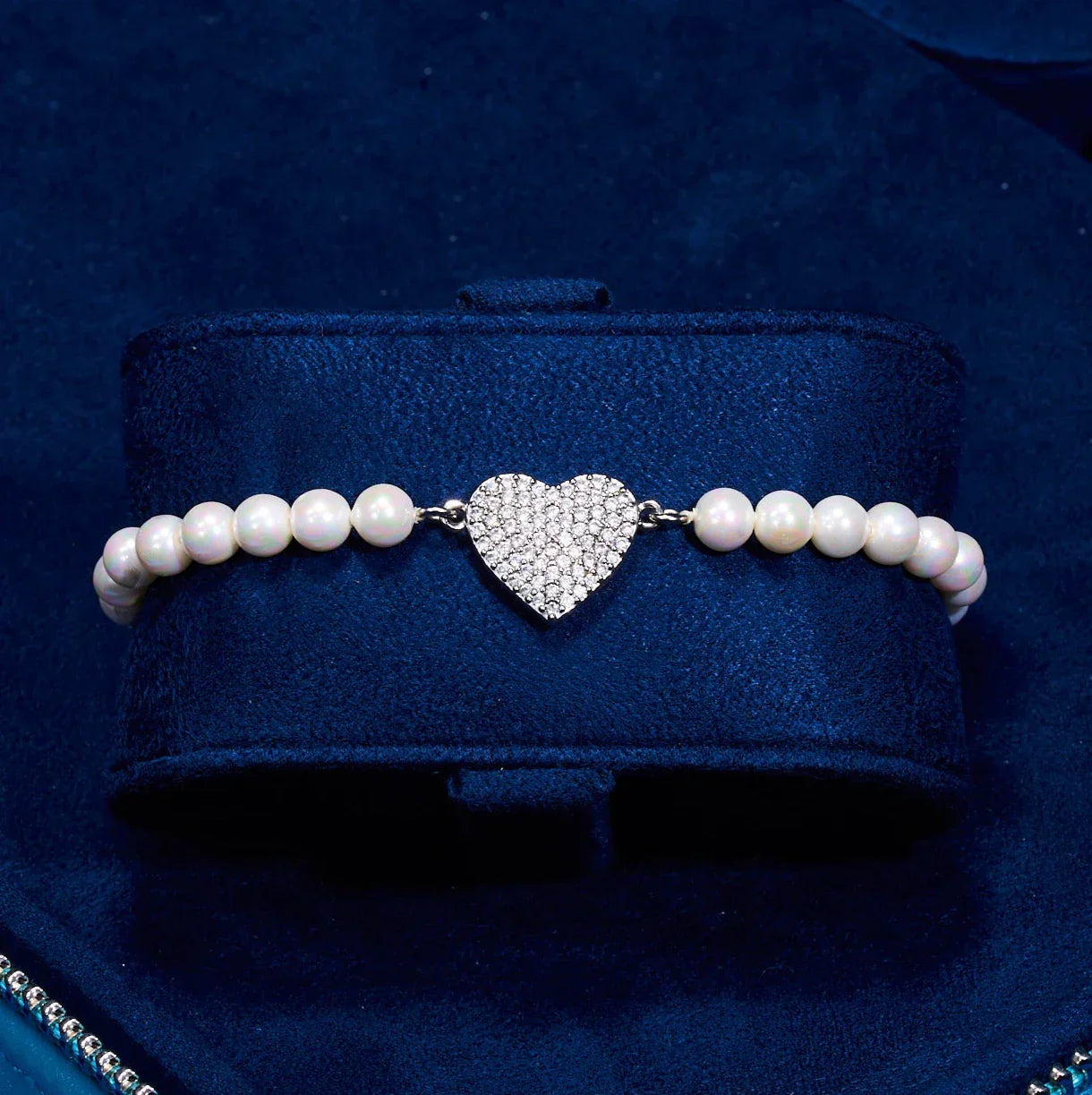 5mm Iced Heart Motif Pearl Bracelet - White Gold