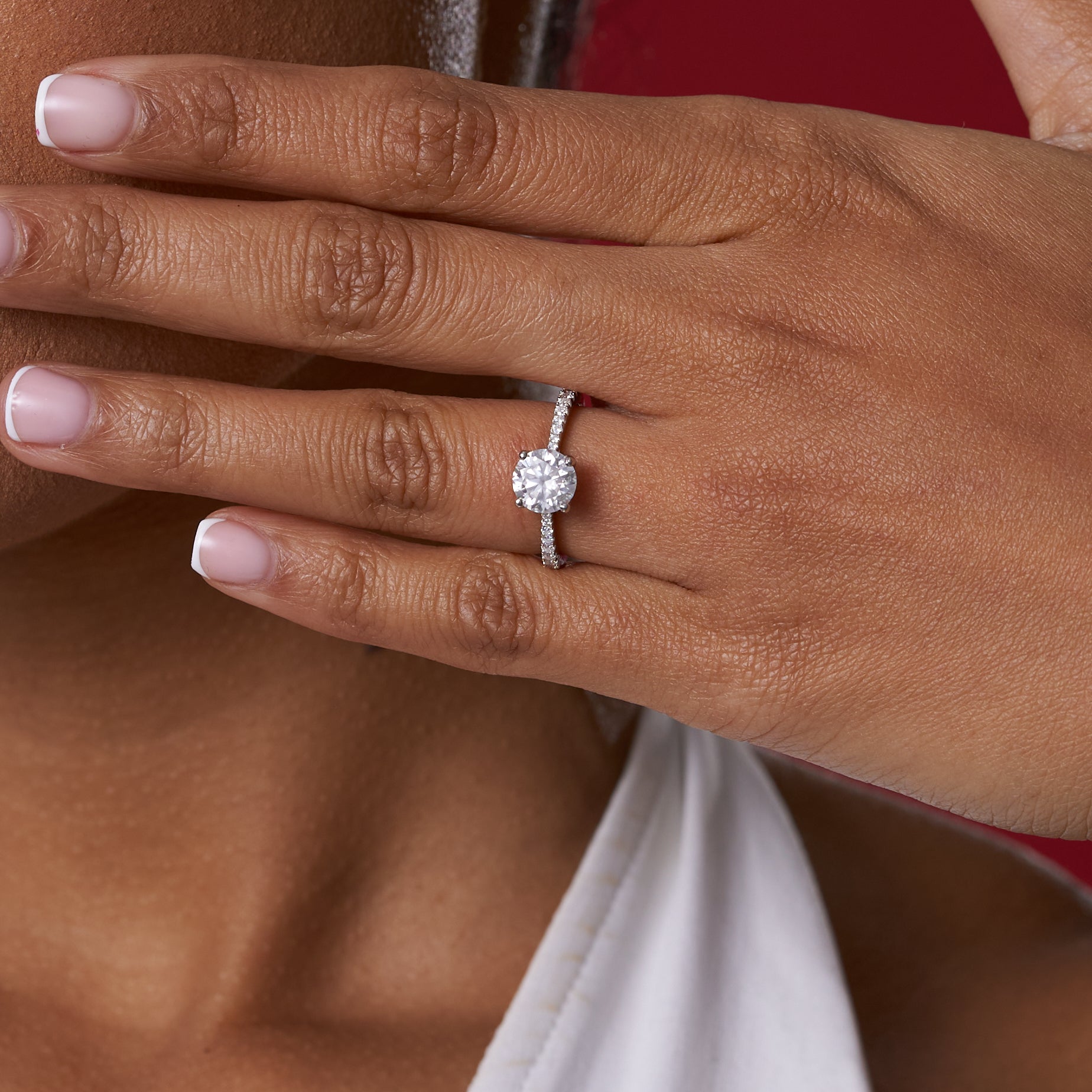 Round Cut Tapered Solitare Moissanite Engagement Ring