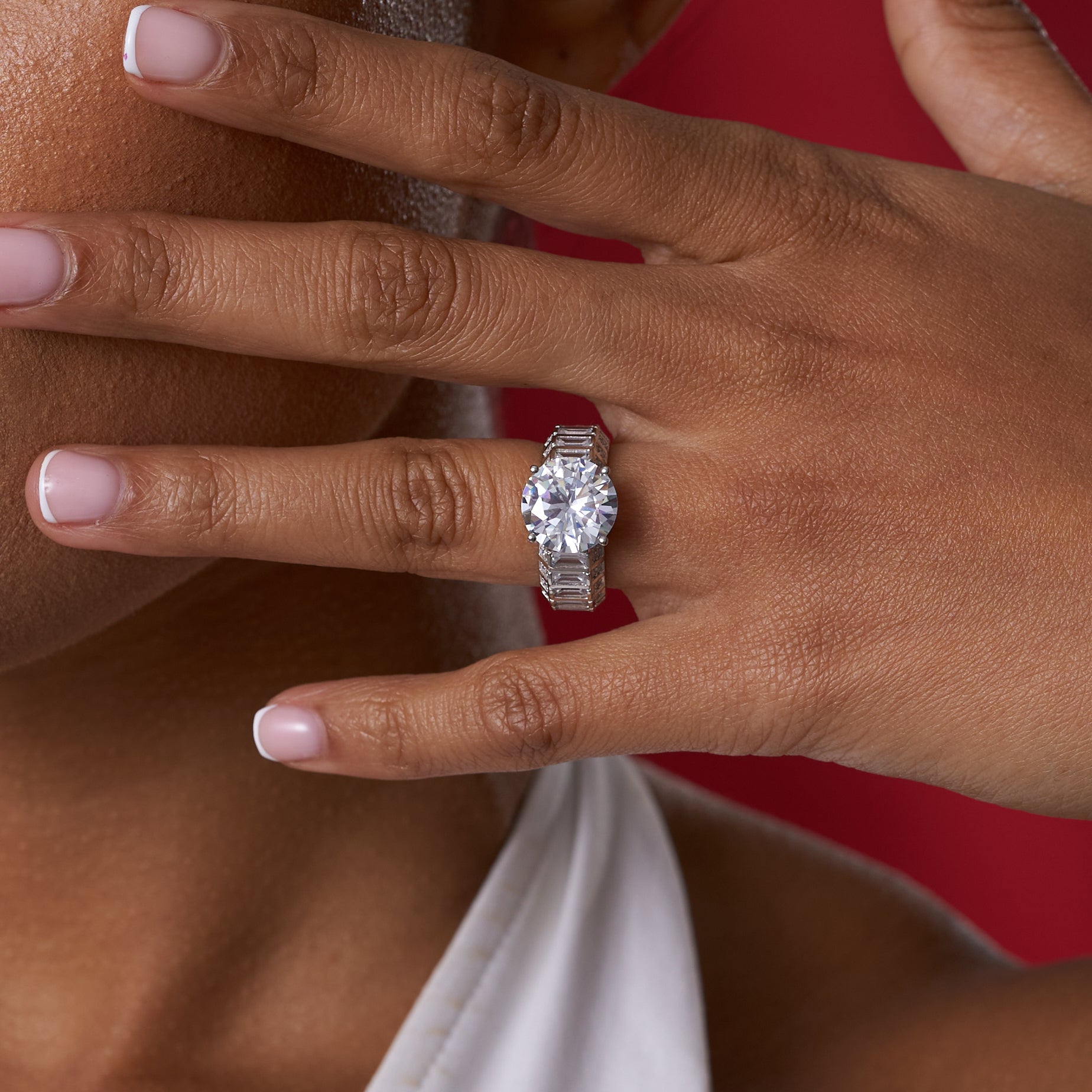 Round Cut Baguette Band Solitare Engagement Ring