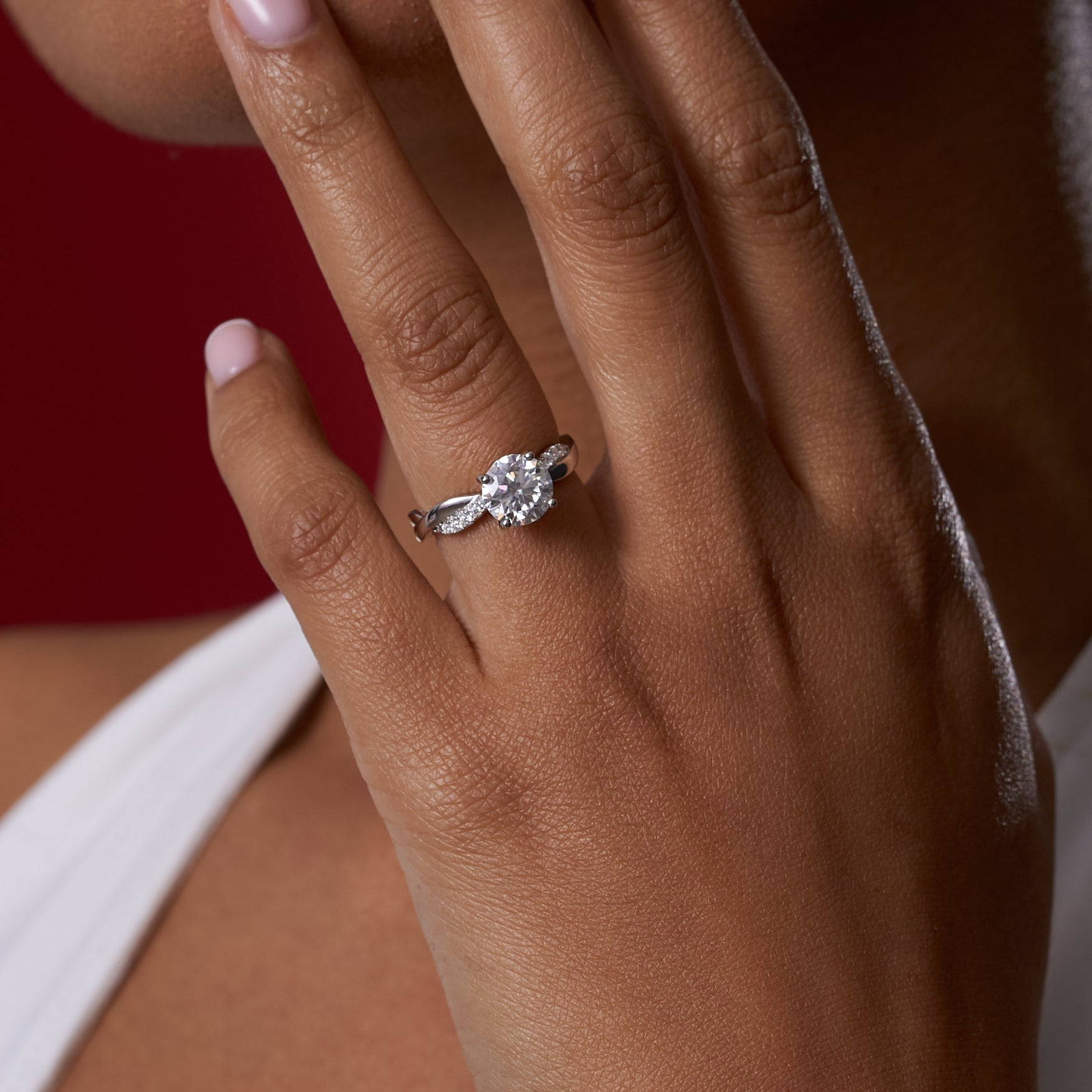 Round Cut Infinity Band Solitare Moissanite Engagement Ring