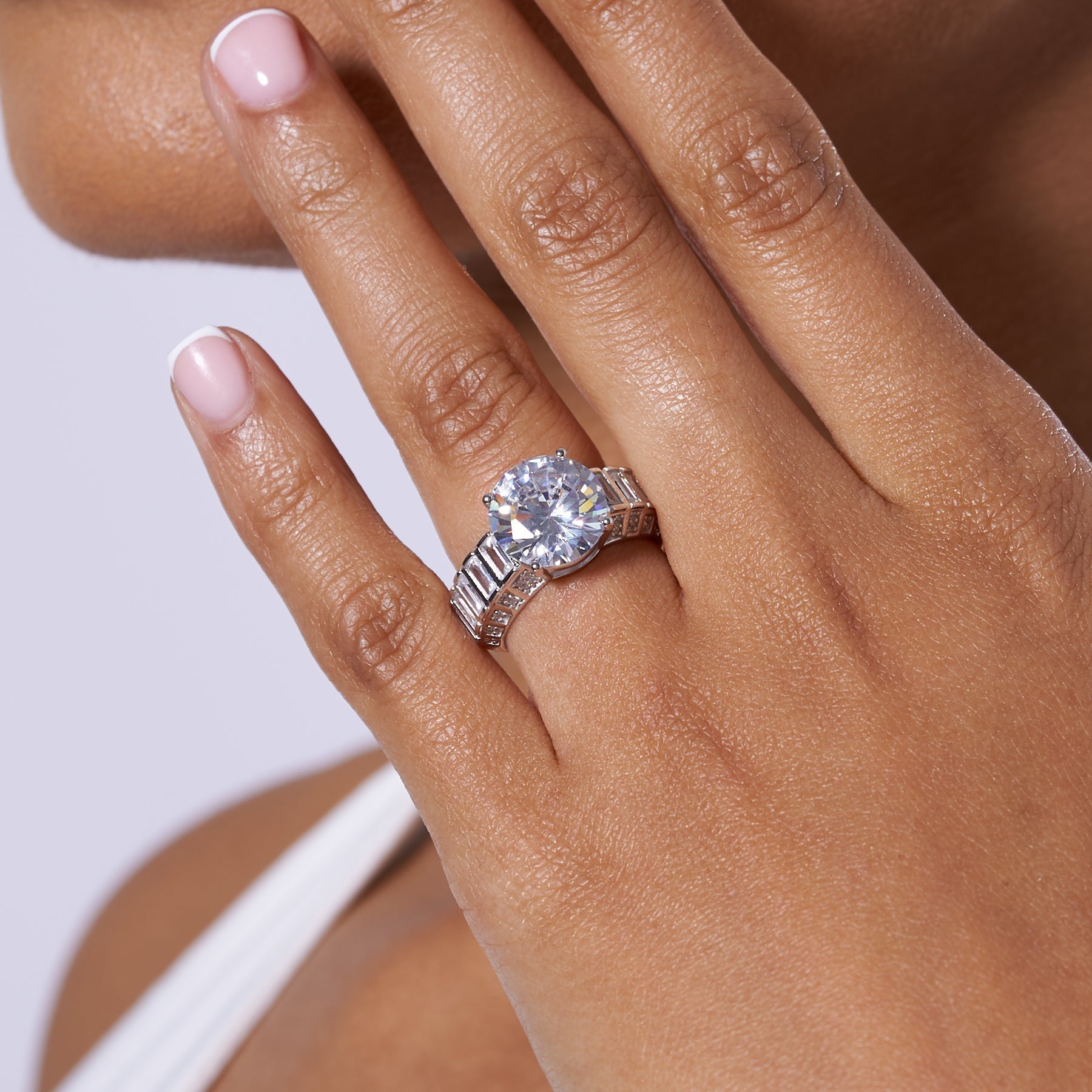 Round Cut Baguette Band Solitare Engagement Ring