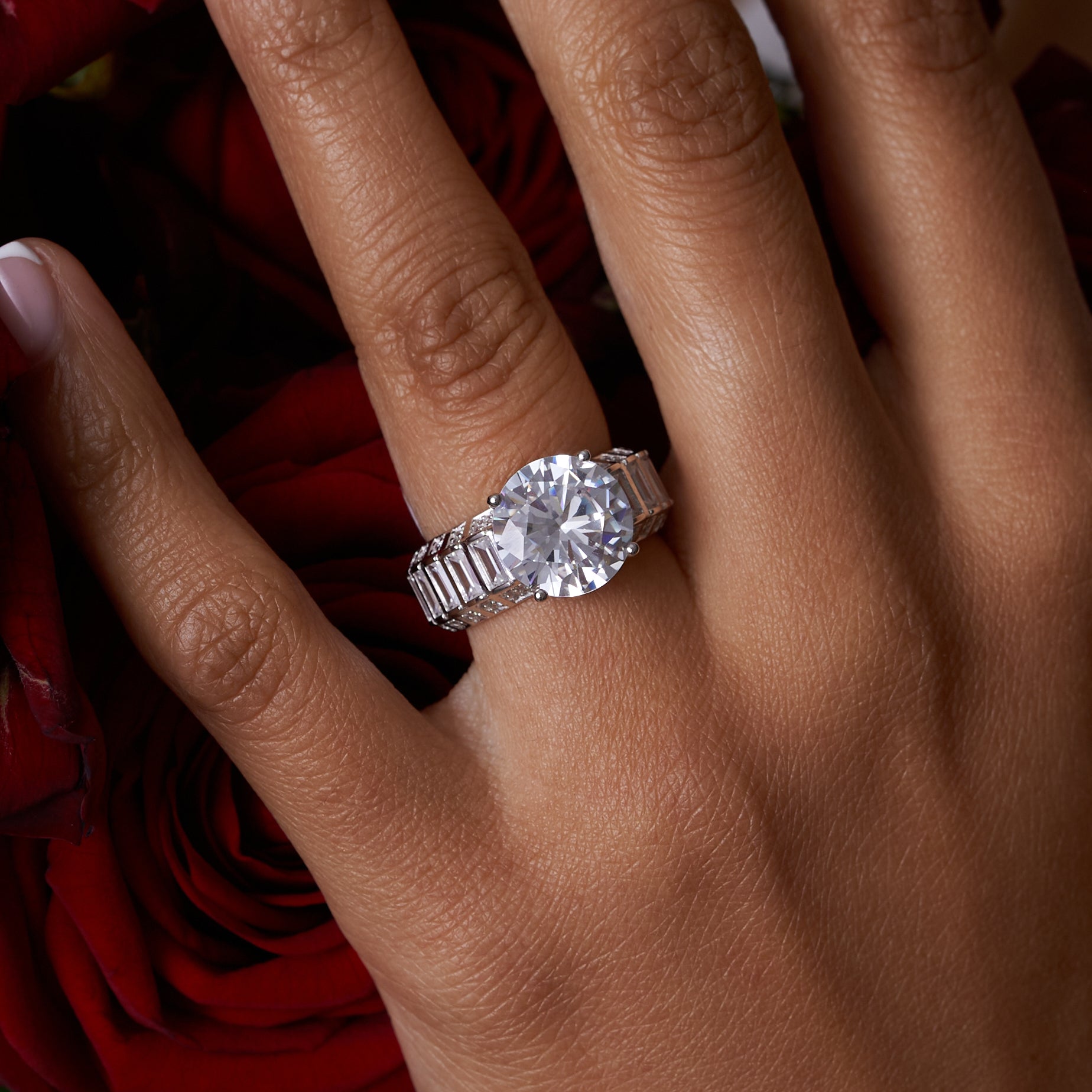 Round Cut Baguette Band Solitare Engagement Ring