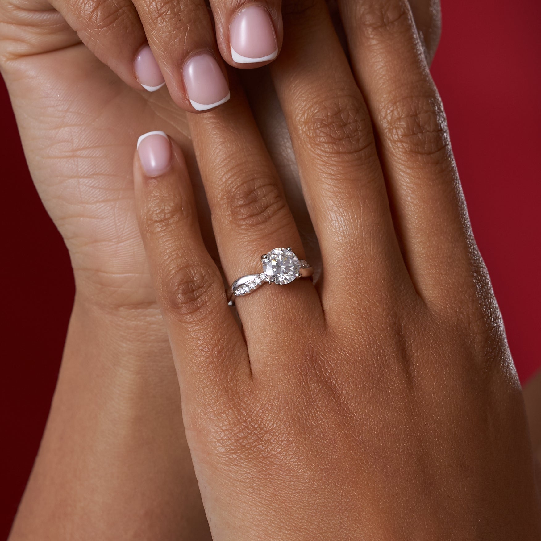 Round Cut Infinity Band Solitare Moissanite Engagement Ring