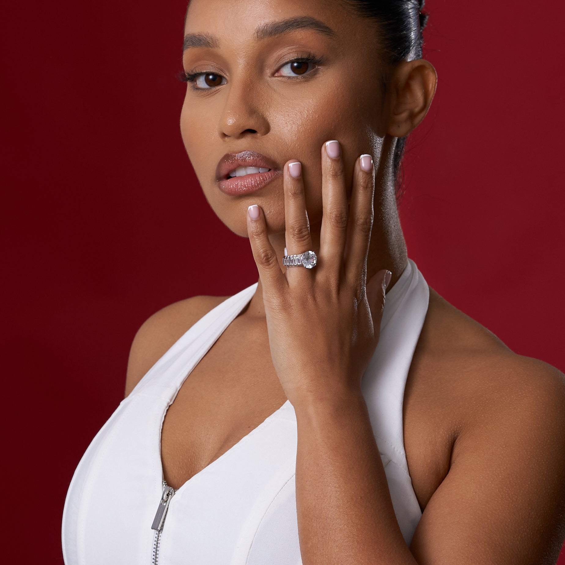 Round Cut Baguette Band Solitare Engagement Ring