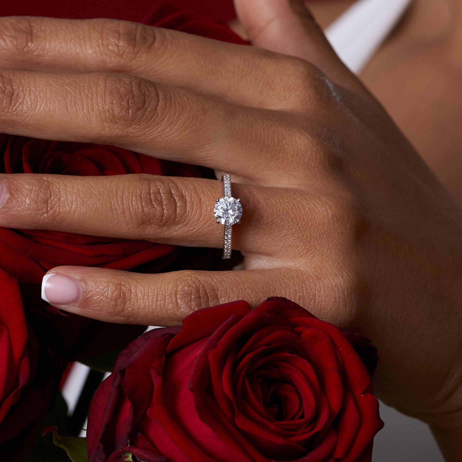 Round Brilliant Cut Moissanite Engagement Ring