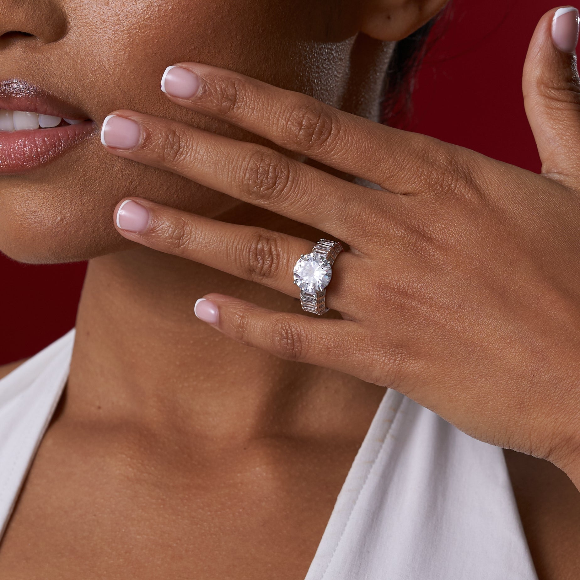 Round Cut Baguette Band Solitare Engagement Ring
