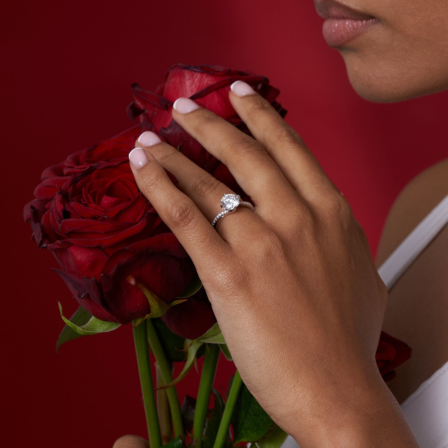 Round Cut Wave Band Solitare Moissanite Engagement Ring