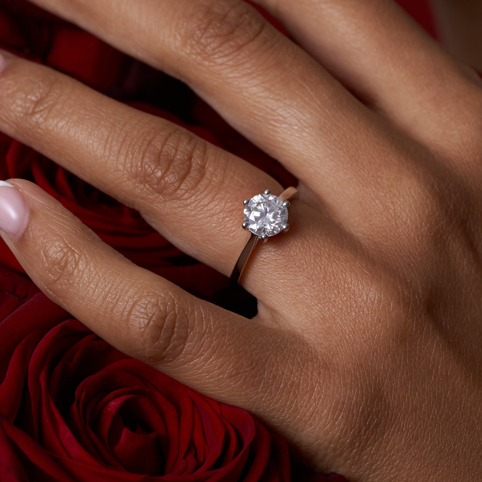 Round Cut Solitare Moissanite Engagement Ring