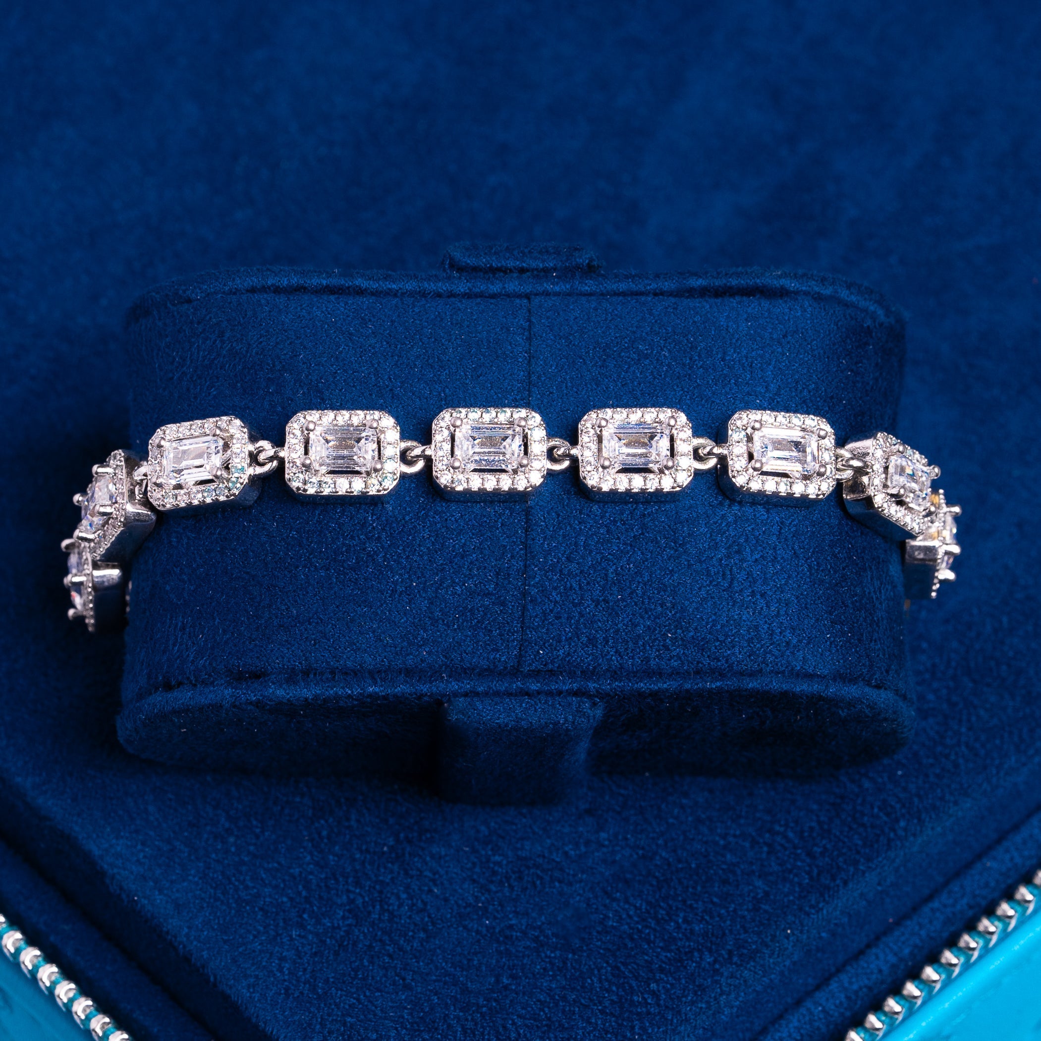 8mm CENTRE BAGUETTE BRACELET - WHITE GOLD