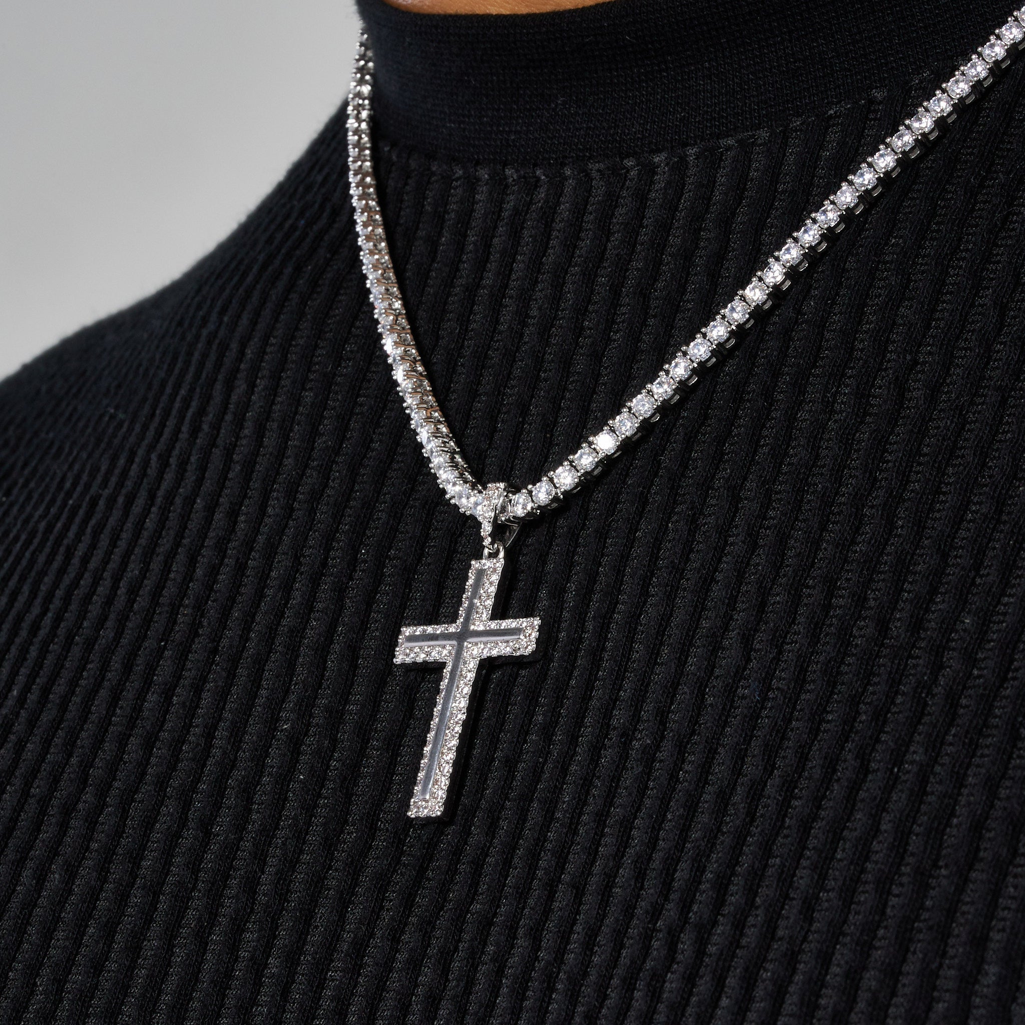 ICED CROSS PENDANT - White Gold